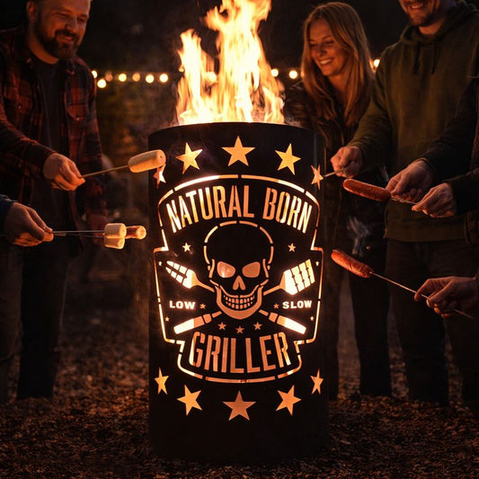 Feuertonne „Natural Born Griller“ – Feuerkorb aus Stahl mit Totenkopf-Grillmotiv