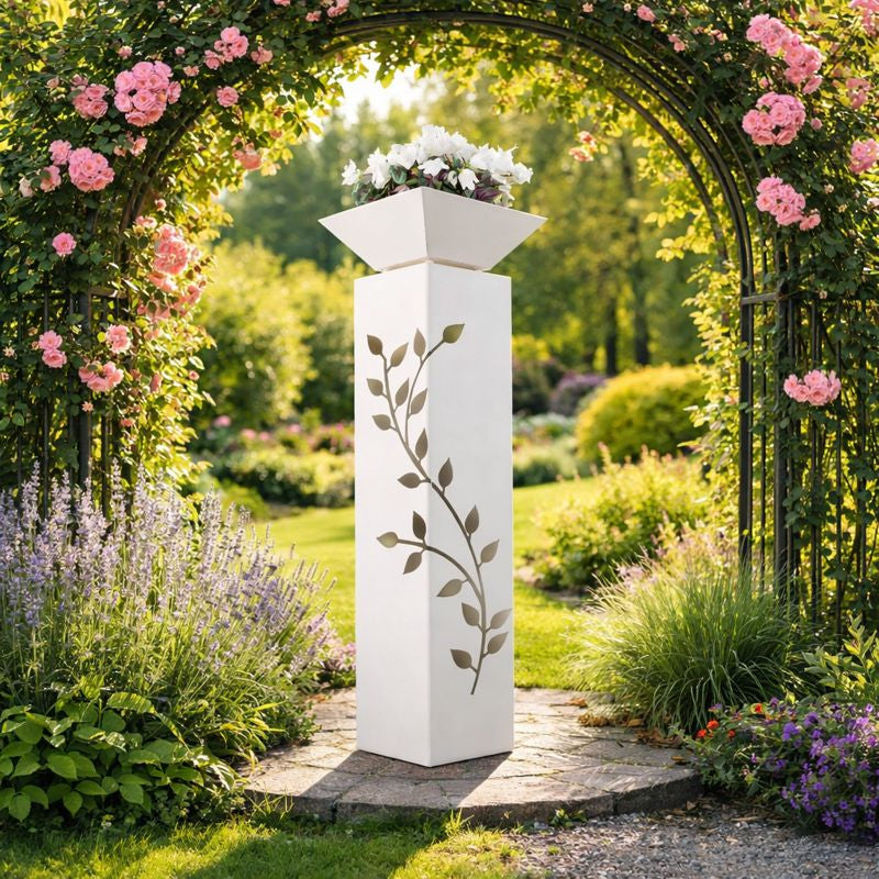 Weiße Motiv-Säule mit Ranken-Motiv pulverbeschichtet und Pflanzschale 115 cm
